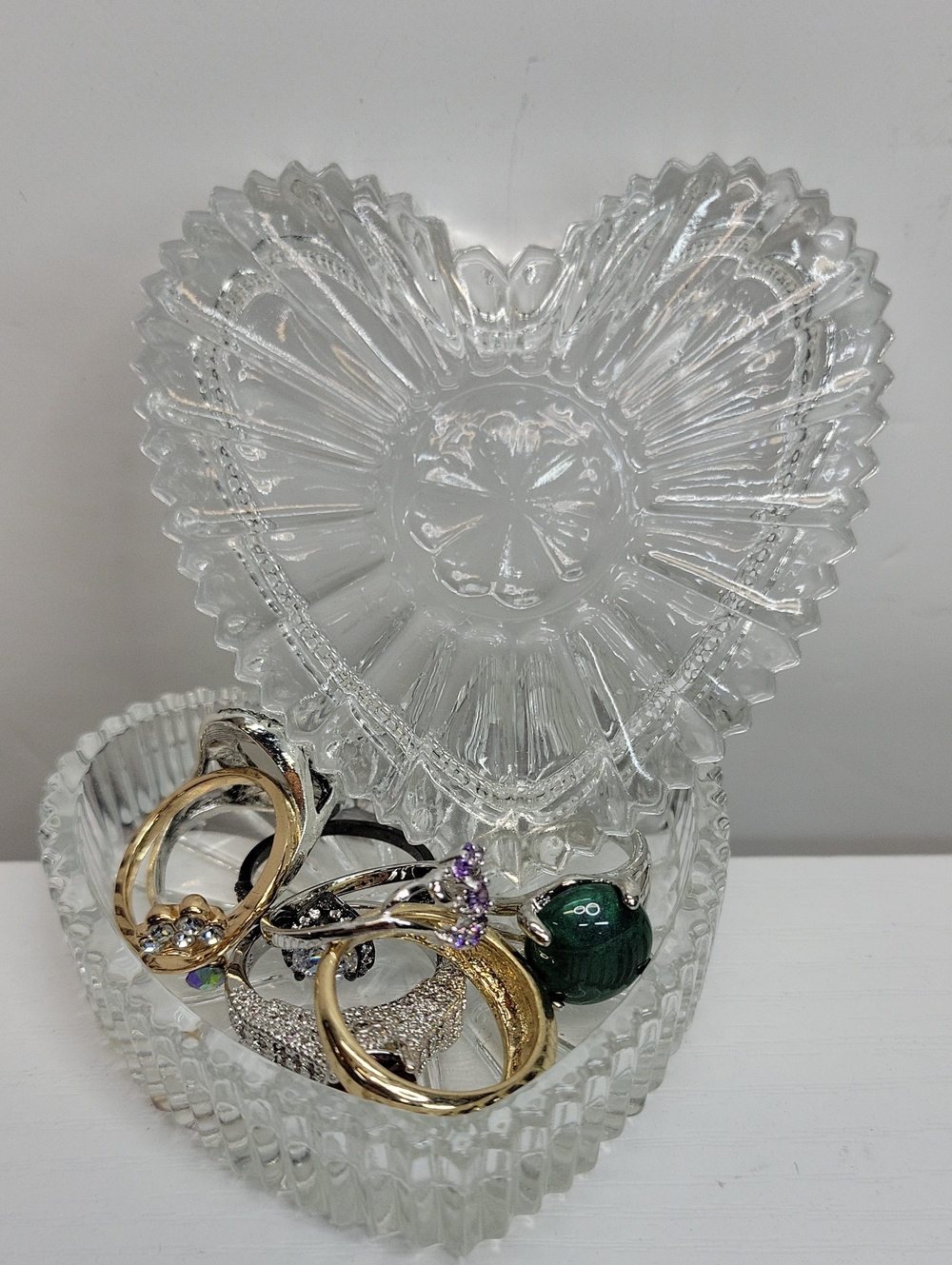Glass Heart Trinket Box with Sz 6-7 Rings